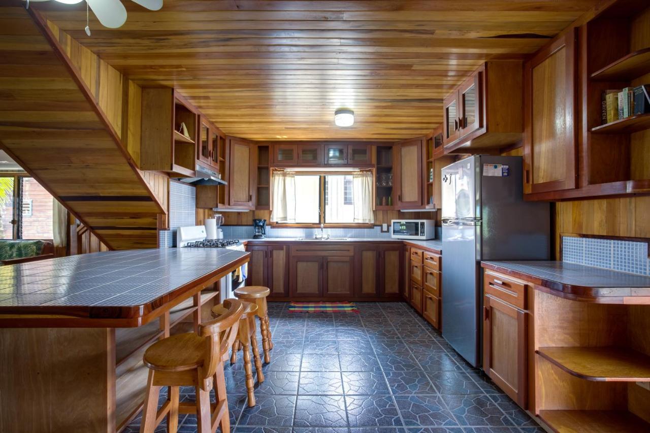 Driftwood Gardens Guesthouse Placencia Экстерьер фото