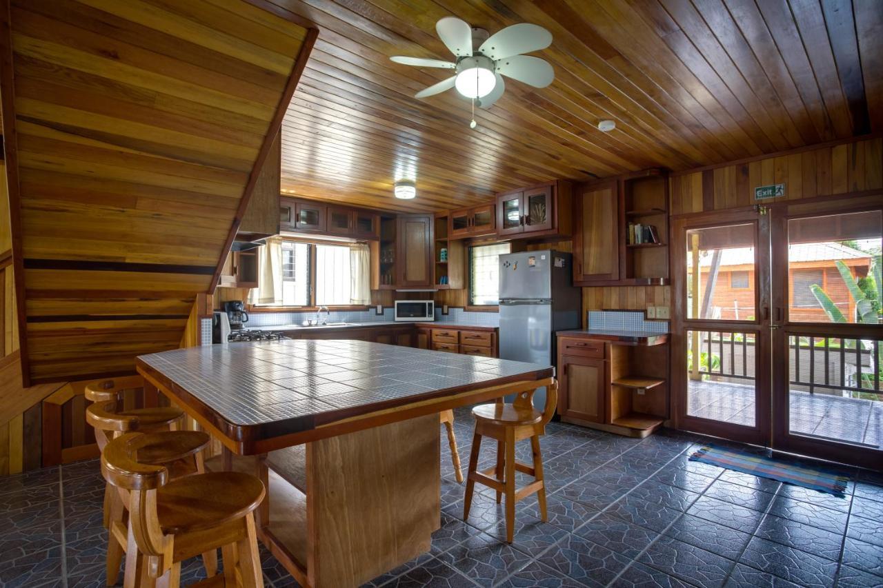 Driftwood Gardens Guesthouse Placencia Экстерьер фото