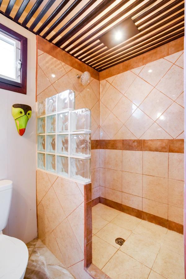 Driftwood Gardens Guesthouse Placencia Экстерьер фото