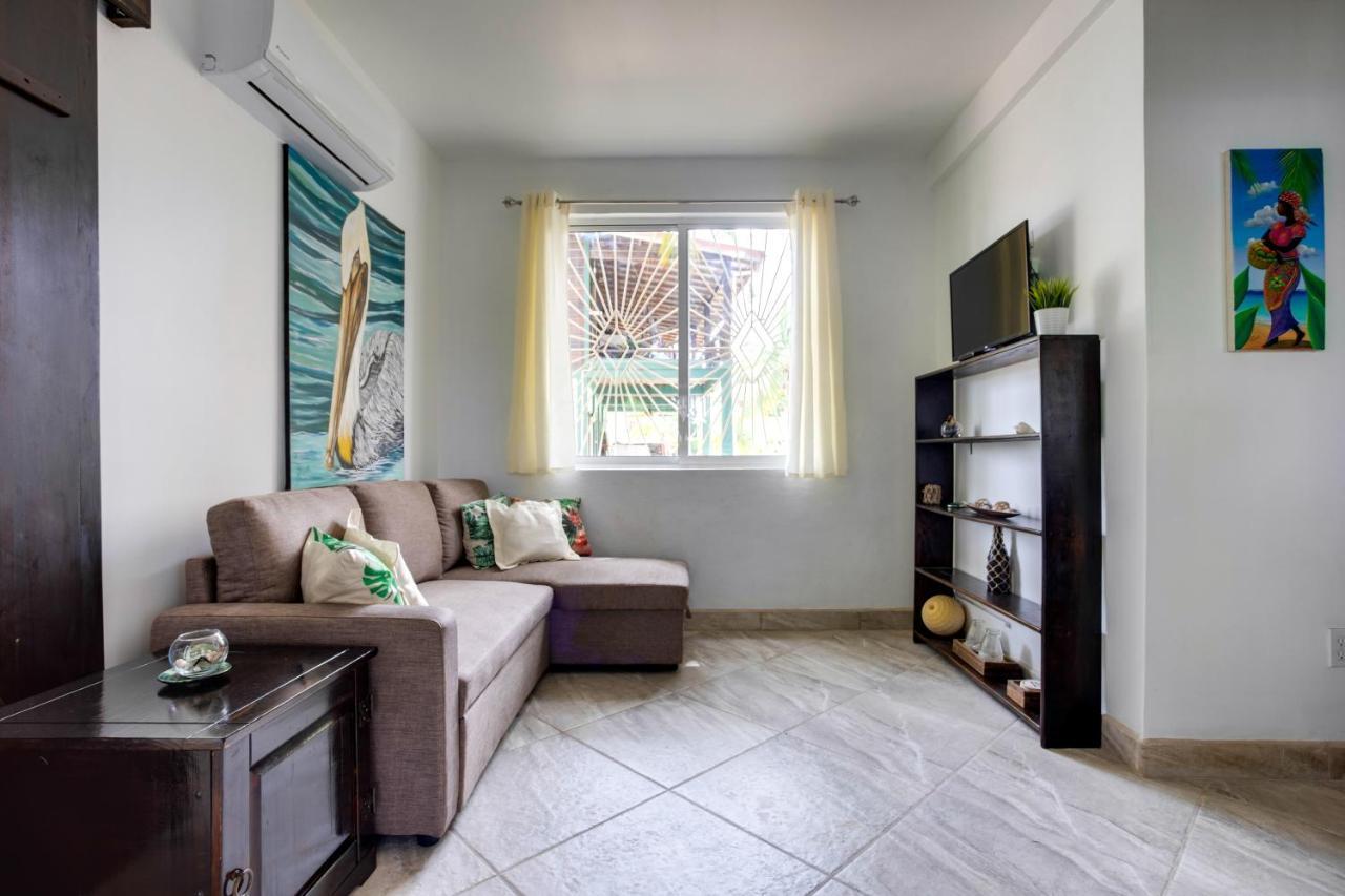 Driftwood Gardens Guesthouse Placencia Экстерьер фото