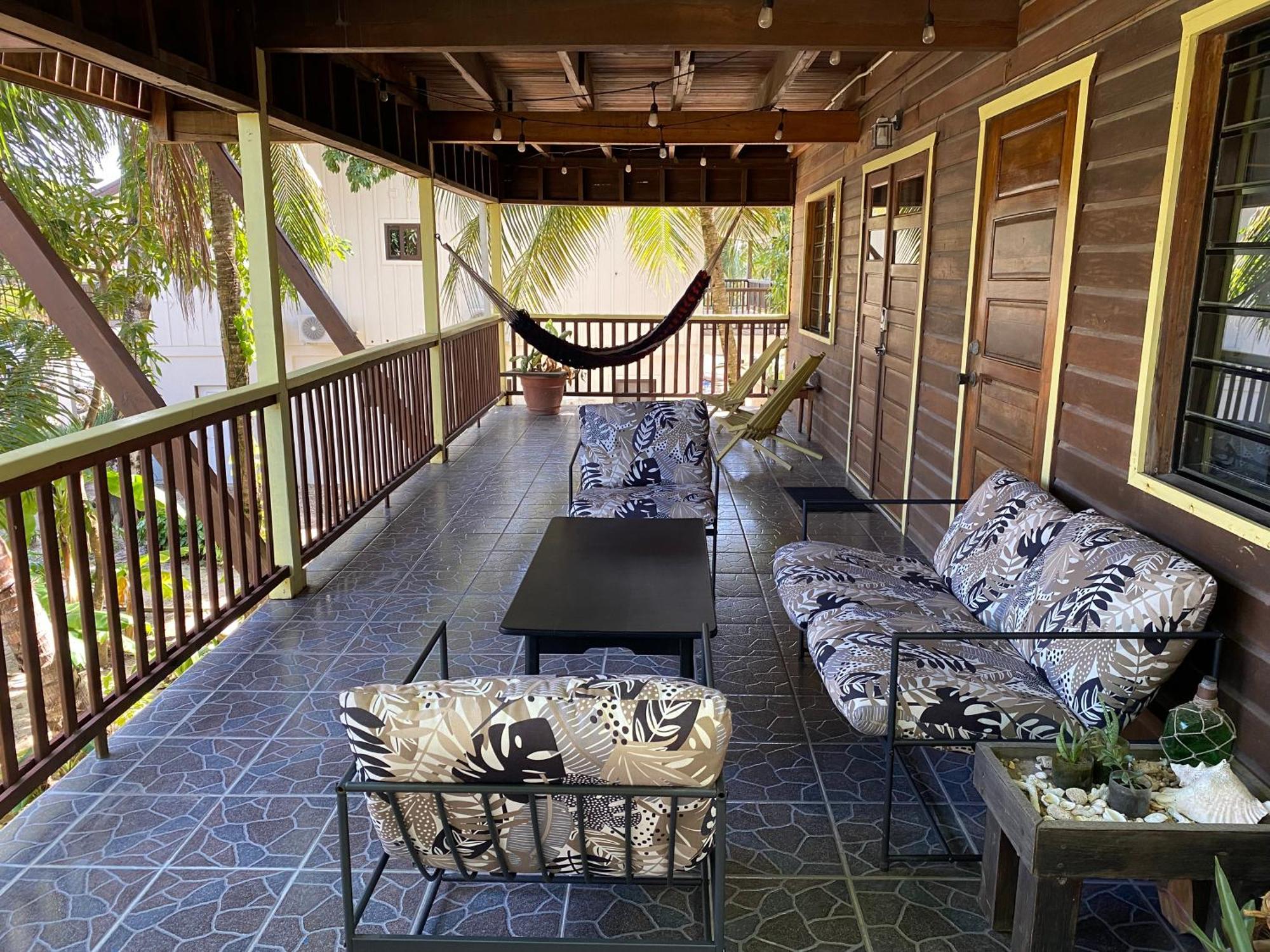 Driftwood Gardens Guesthouse Placencia Экстерьер фото